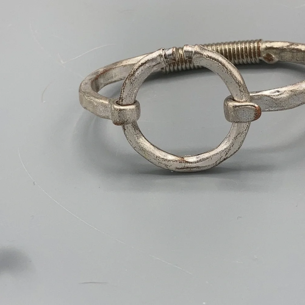 Silver(tone) Spring Handmade bracelet Bangle - Picture 4 of 7